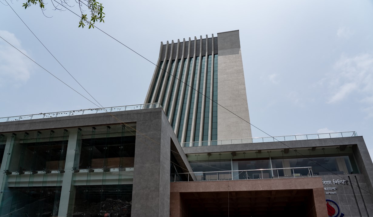 दक्षिण एसियामै महँगो इन्धन नेपालमा, अरूले राहत दिँदा यहाँ किन दिइएन ?