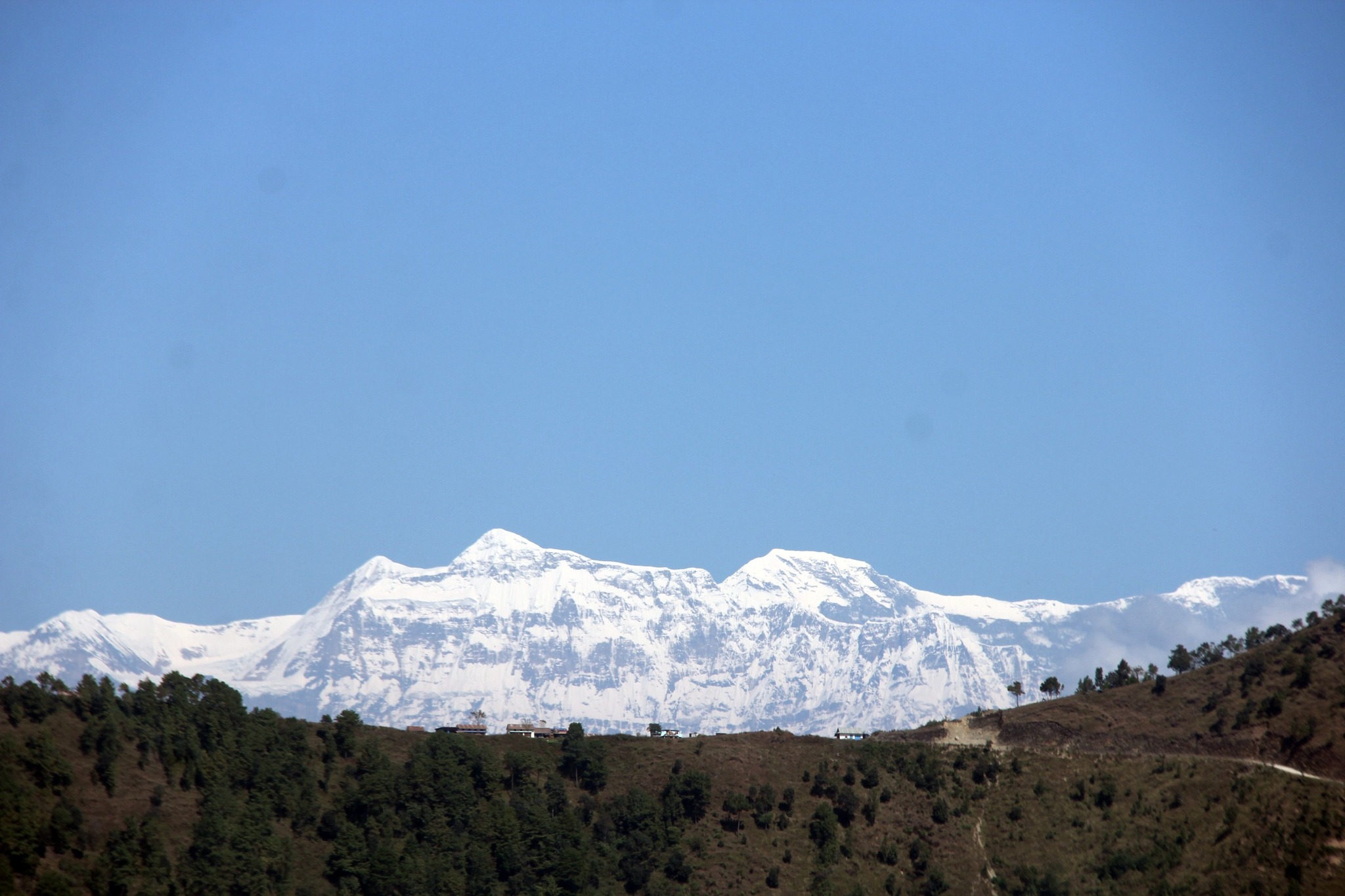 आज केही स्थानमा साधरणतया बादल लागे पनि मौसम मुख्यतया सफा रहने